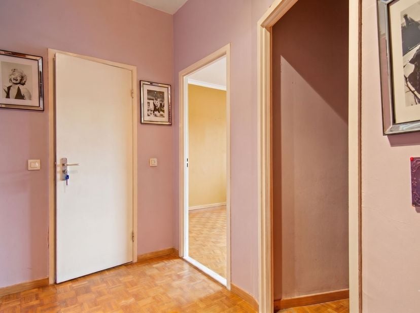 Instapklaar Appartement (55m²) met 2 slaapkamers, gelegen op een steenworp van de Meir in Antwerpen<br />
<br />
 <br />
Ligging: <br />
In de Kip