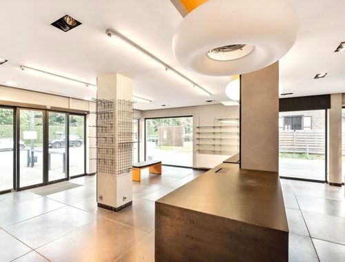                                         Commerce à vendre à Waregem, € 349.000
