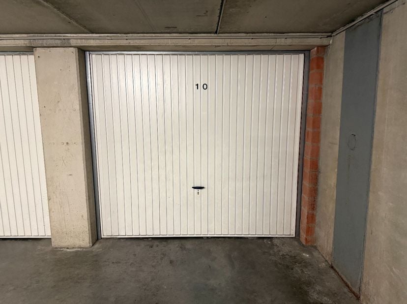 Garage à vendre
                    à 8450 Bredene