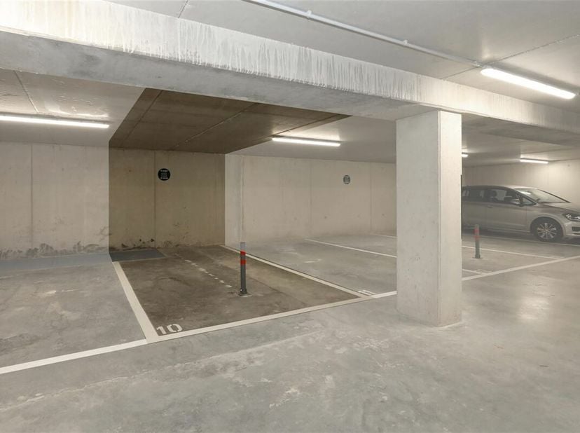 Autostaanplaats midden in het centrum van Hoeselt!<br />
Midden in de gezellige dorpskern van Hoeselt bevindt zich het gloednieuwe project residentie