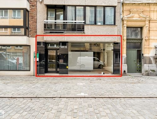                                         Handelsgelijkvloers te koop in Oostende, € 395.000
