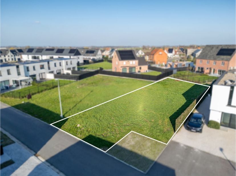 In Egem (Pittem) ligt deze bouwgrond met een grondoppervlakte van 645 m² en een oostelijk georiënteerde tuin. Ideaal om op te staan met de ochtendzon.