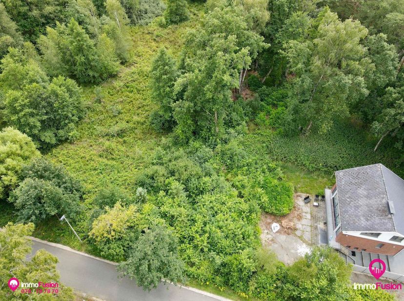 Prachtig gelegen bouwgrond voor openbebouwing (tuin Z-W gericht) met 17.2m straatbreedte die uitkijkt op natuurzone!<br />
Bij ImmoFusion 7/7 “open hu