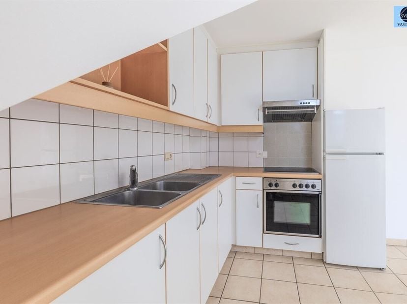 LICHTRIJK APPARTEMENT MET 2 SLAAPKAMERS IN CENTRUM GERAARDSBERGEN<br />
Richtprijs : 199.000 euro<br />
Dit appartement is gelegen in een kleinschalig