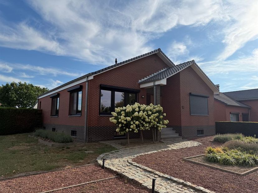 Huis te koop in Honsdries 12,
                    3640 Ophoven