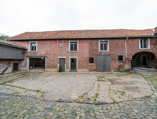                                         Hoeve te koop in Rosoux-Crenwick, € 99.000
