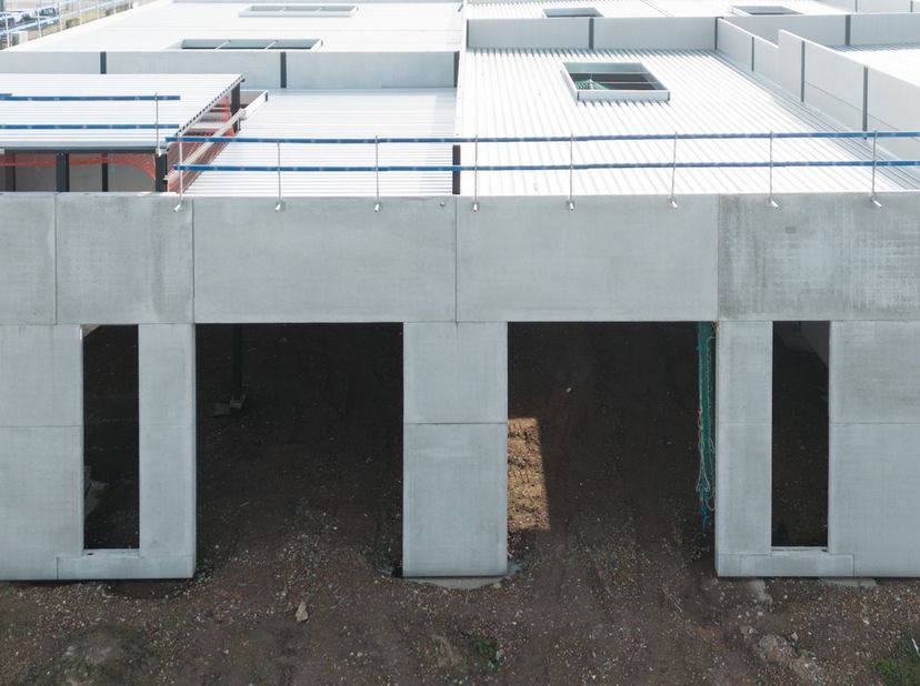 Nieuwbouw KMO-unit van 197.5 m² te koop in bedrijvenpark URSUS<br />
<br />
Ontdek deze kwalitatieve nieuwbouw KMO-unit van 197.5 m², gelegen in het g