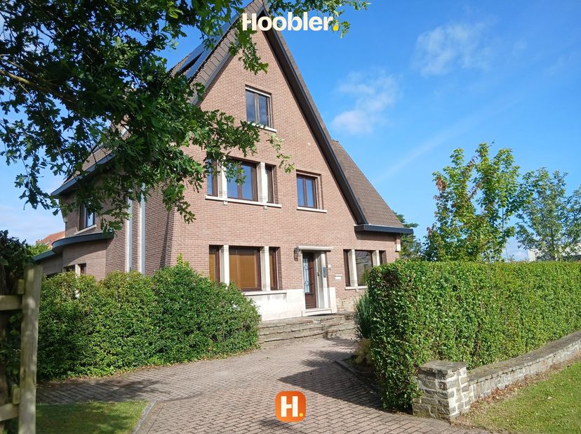 Bekijk deze woning op Hoobler: https://hoobler.be/showroom/18d5054a-ce04-4436-962c-45645c59cff2<br />
<br />
Zin in een bezichtiging, documenten nodig
