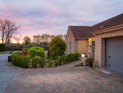                                         Villa-Manoir à vendre à Lebbeke, € 545.000
