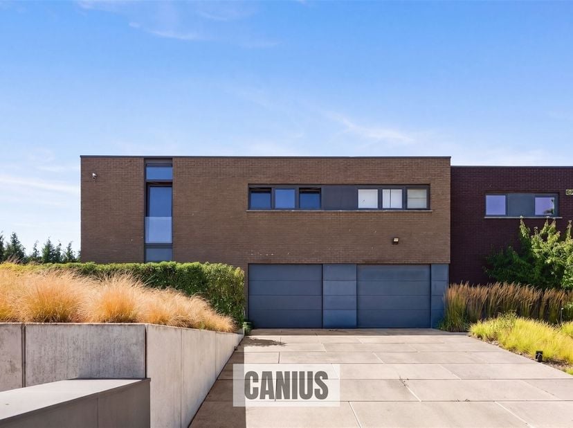 MODERNE, INSTAPKLARE WONING MET 3 SLPK EN ZUIDGERICHTE TUIN<br />
Op zoek naar een ruime, moderne en energiezuinige woning in Diepenbeek? Deze verzor