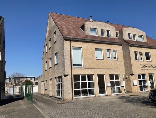                                         Rez-de-chaussée commercial à louer à Kermt, € 750

