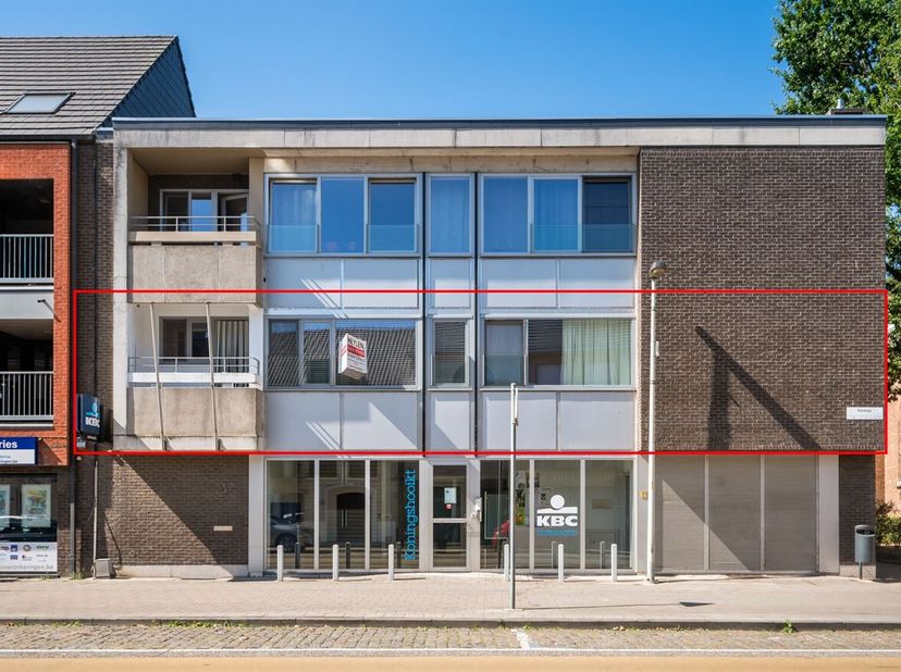 Ontdek dit prachtig, energiezuinig appartement in het rustige Koningshooikt. De woonst bevindt zich in het hart van Koningshooikt en is ideaal voor zi