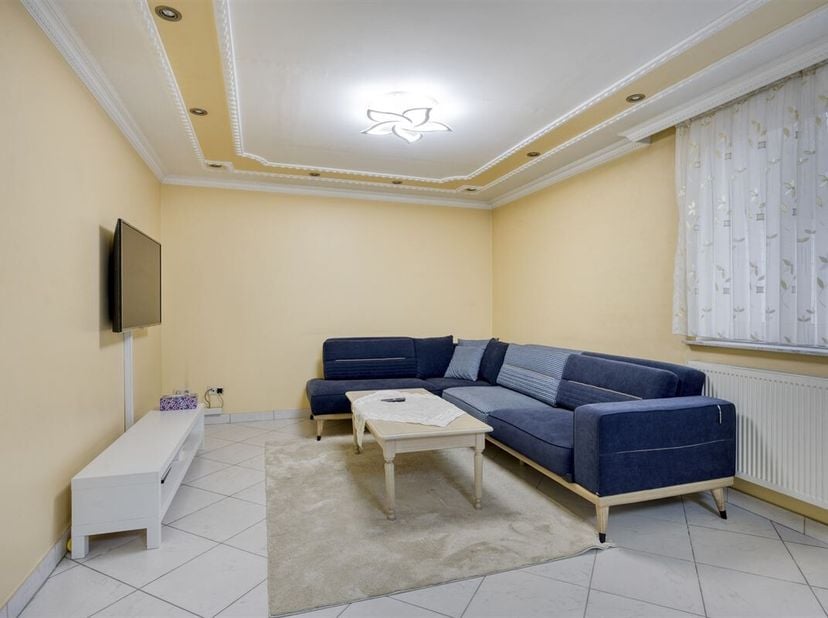 A VENDRE : Maison jumelée avec 3 chambres à coucher à Heusden !<br />
Cette maison jumelée à Heusden offre un espace de vie spacieux avec un agencemen