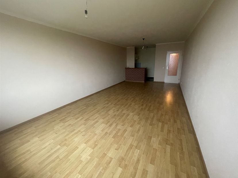 APPARTEMENT MET 1 SLAAPKAMER EN TERRAS OP TOPLIGGING!<br />
<br />
Indeling: Inkomhal, leef- en eetruimte, open keuken, slaapkamer en badkamer<br />