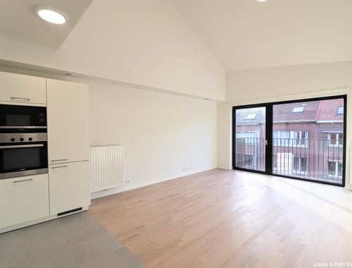                                         Appartement te huur in Ukkel, € 1.275
