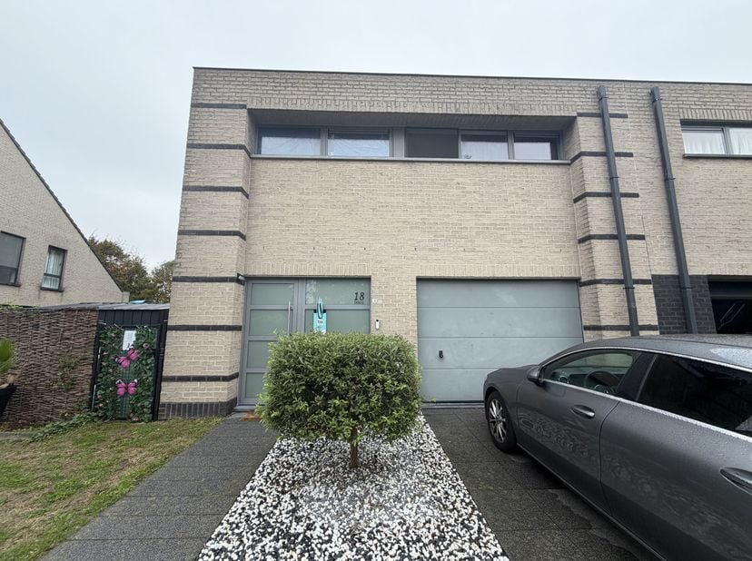 Huis te huur in Emiel Caluslaan 18 bus 01,
                    9060 Zelzate