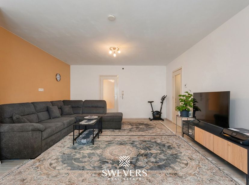 Voor meer info en fotos, surf naar www.swevers.be  Dit gerenoveerde appartement op de eerste verdieping in Diest biedt een bewoonbare oppervlakte van