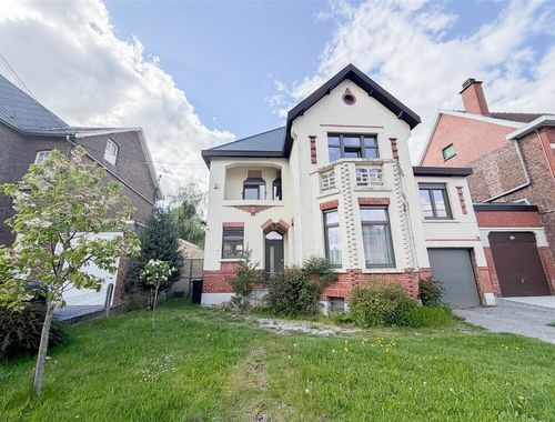                                         Villa à louer à Montigny-le-Tilleul, € 1.300
