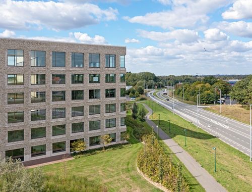                                         Espace de bureaux à louer à Kortrijk, € 5.135
