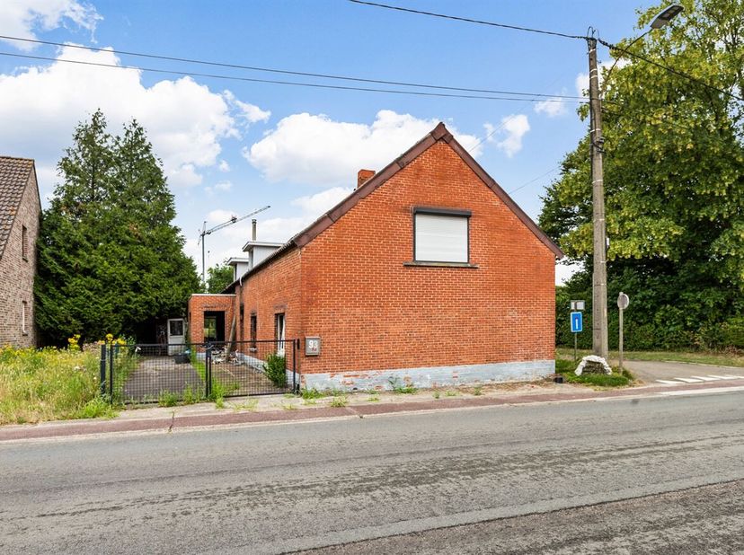 Terrain à bâtir pour une construction isolée de près de 5 ares <br />
Terrain à bâtir de près de 5 ares, situé au calme, pour une construction isolée