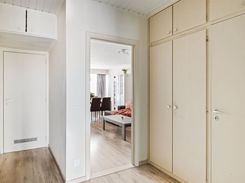 Verzorgd appartement aan het centrum met garage<br />
Ligging:<br />
Dit appartement geniet van een rustige en groene ligging in een aantrekkelijke re