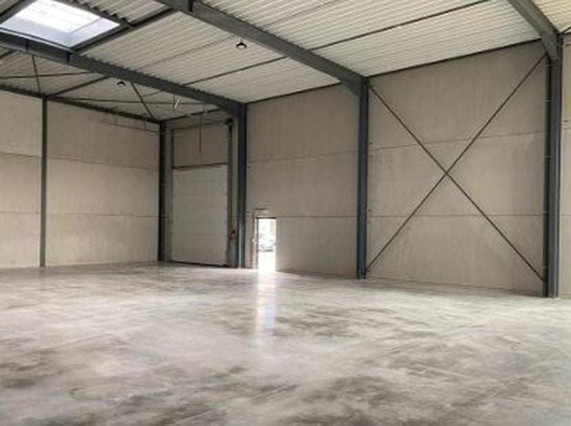 Ter biest 90, 3800 Sint-Truiden | magazijn (3 units, 178 - 689 m²)