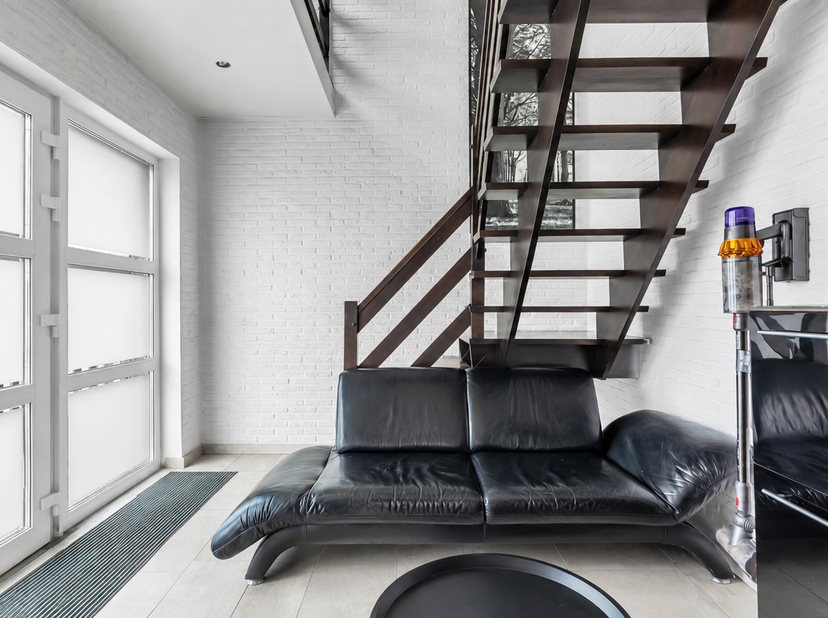 Ruime gezinswoning met 3 slaapkamers, garage, grote zolder en volledig omheinde tuin<br />
Bent u op zoek naar een ruime woning met veel lichtinval en