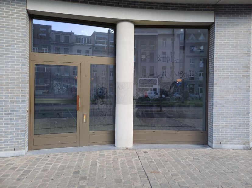 Bien professionnel à vendre
                    à 2000 Antwerpen