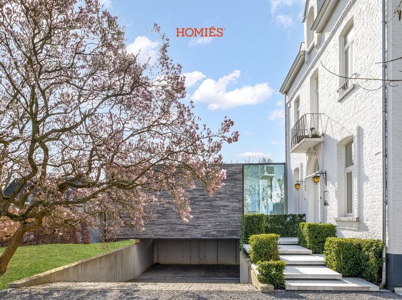 Met veel plezier stellen wij u deze unieke villa voor in Erps-Kwerps: villa ‘Les Sorbiers’, waar karakter, geschiedenis en hedendaags comfort harmonie