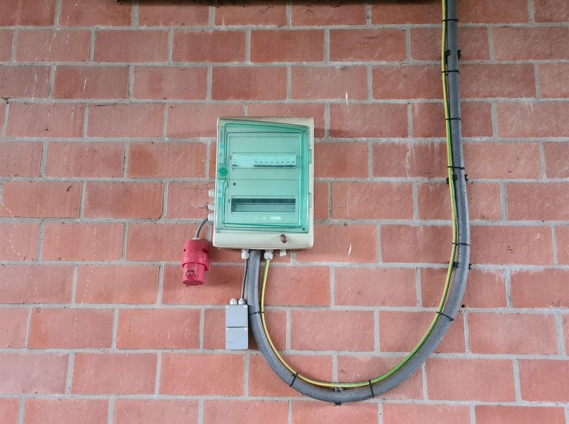 Opslagruimte van 385m² te Huur <br />
<br />
<br />
Deze opslagruimte is gelegen op Geheul, een verlening van Koekhoven te Merksplas.<br />
Ideaal