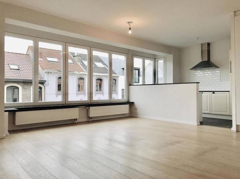 - Een bezoekmoment aanvragen kan via onze website: https://vicusvastgoed.be/nl/te-huur .<br />
- Ga naar het respectievelijke pand en klik op ‘bezoek