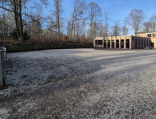                                         Bedrijfsgebouw te huur in Holsbeek, € 2.475
