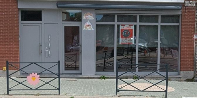 Bedrijfsvastgoed te huur in Place Saint Anne, 7780 Komen