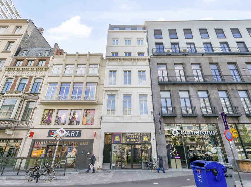Bien professionnel à louer
                    à 2000 Antwerpen