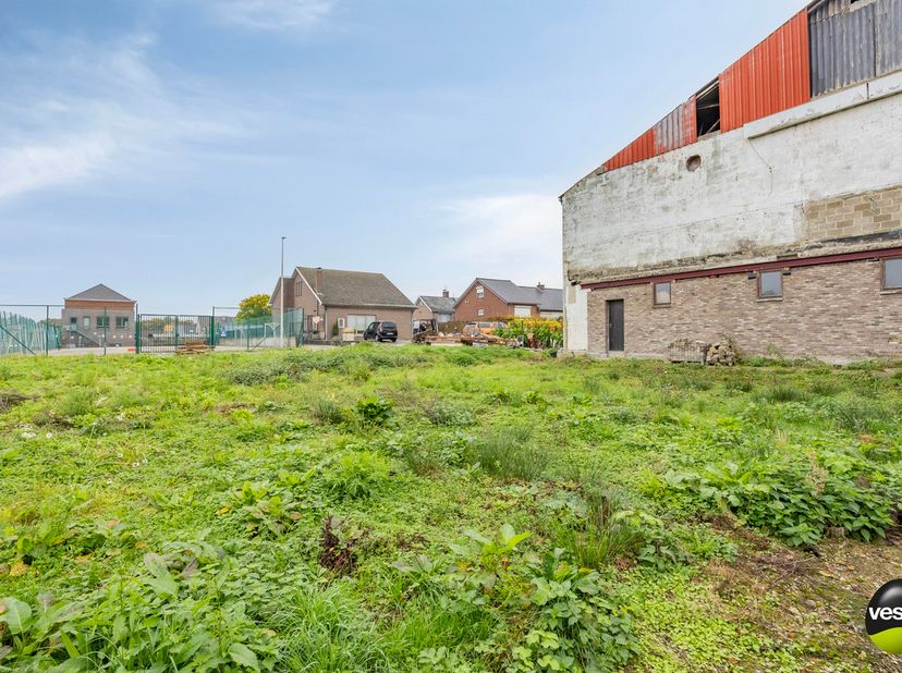 Terrain à vendre
                    à 3740 Hoeselt