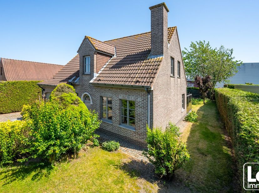 Huis te koop in Dahlialaan 17,
                    9080 Lochristi