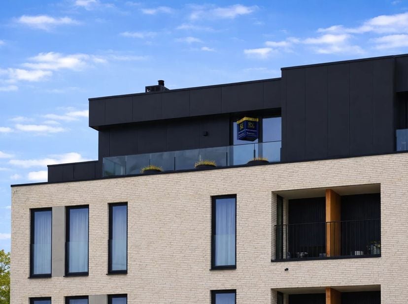 RECENT APPARTEMENT MET 1 SLPK EN RIANT TERRAS IN DIEPENBEEK<br />
Op zoek naar uw nieuwe thuis in Diepenbeek?<br />
Het appartement is gelegen op de d