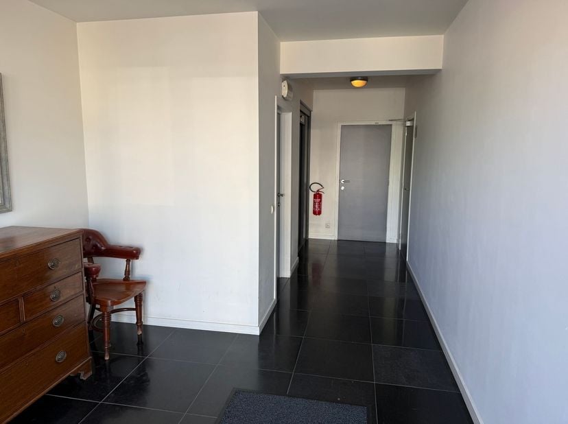 Ruim en lichtrijk appartement met twee slaapkamers en terras in het hart van Lier!<br />
Ligging:<br />
Dit verzorgde appartement bevindt zich op ee