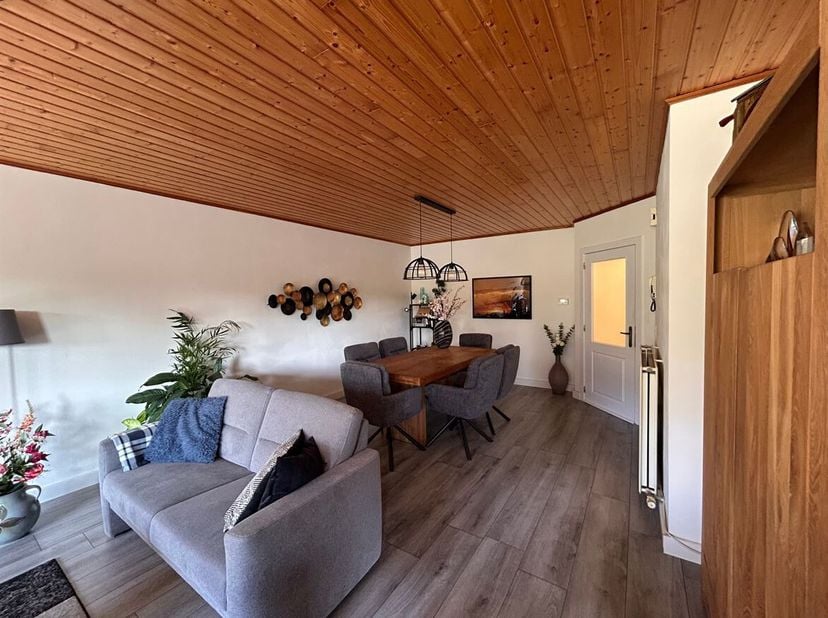 Spacieux appartement de plain-pied avec jardin et garage sur la Nieuwe Kaai<br />
Situation :<br />
L'appartement bénéficie d'un emplacement idéal sur