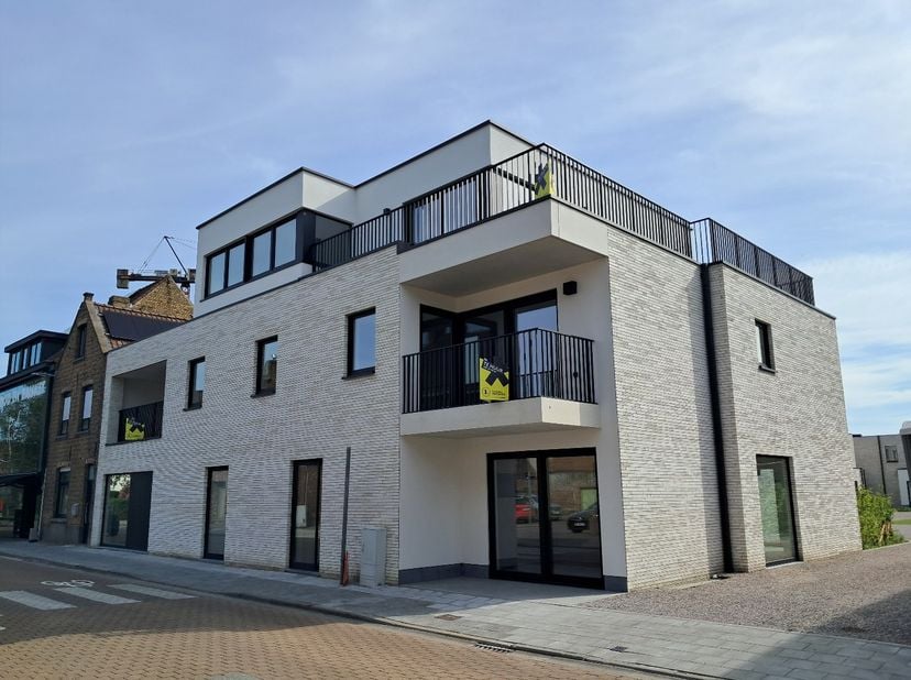 Nieuwbouwappartementen te Residentie Prinsenhof. <br />
<br />
Centraal gelegen en met zijn vlotte verbinding naar Damme, Brugge en de Kust en met div