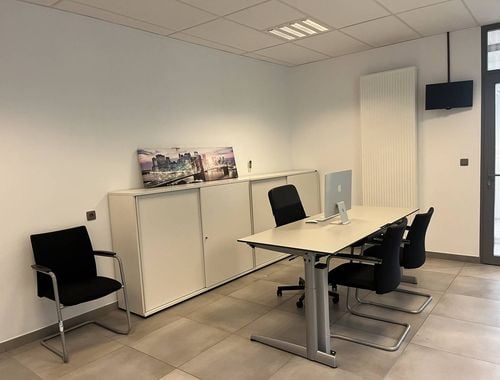                                         Kantoor te huur in Oudenaarde, € 755
