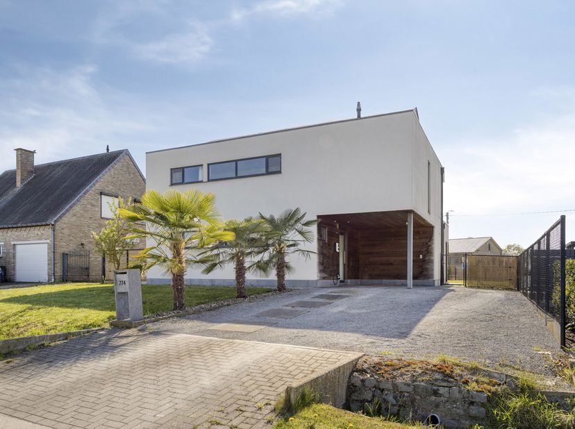 Prachtige villa in het landelijke Vissenaken met o.a. een bewoonbare oppervlakte van 186 m², 3 slaapkamers, 2 dressings en een aangename zuidwest geor