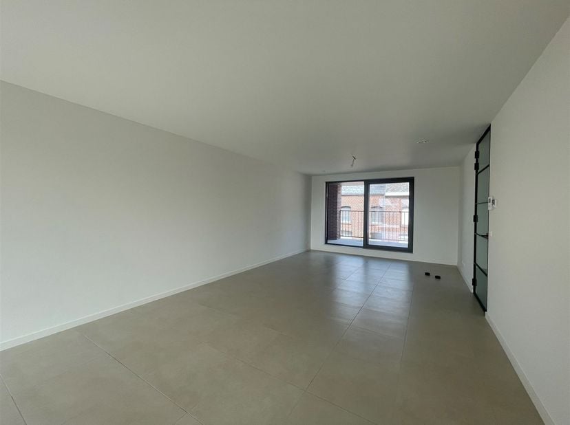 Ligging: Dit rustig gelegen appartement biedt een uitstekende verbinding naar de omliggende grootsteden dankzij de nabijgelegen verbindingswegen.<br /