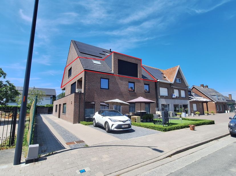 Bent u op zoek naar een ruim, modern en uiterst energiezuinig appartement (A-label)?<br />
Dan is dit ruim 2 slaapkamer appartement in het centrum van