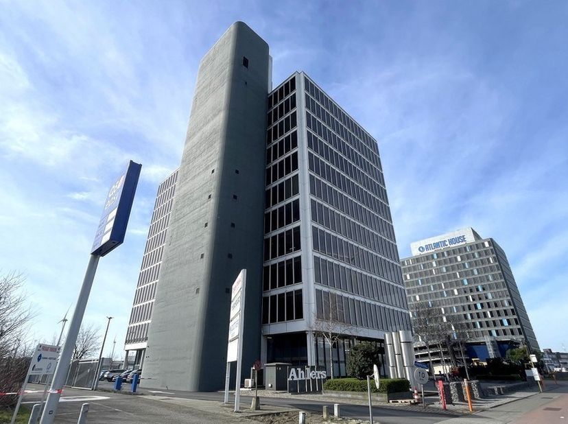 253m² de bureaux de haute qualité au 3ème étage<br />
Emplacement : sur la route régionale N180 (d'Anvers à Stabroek) dans la zone portuaire d'Anvers.