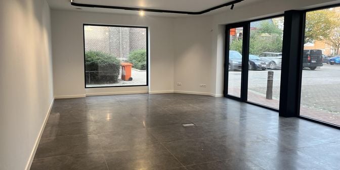 Bedrijfsvastgoed te huur in Kleine Kerkstraat 2 bus 001, 9050 Ledeberg