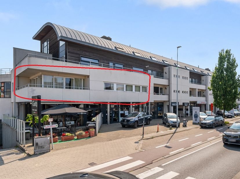 Dit appartement (95m² ) (Residentie Myosotis) is gelegen in het centrum van Lochristi en bevindt zich op wandelafstand van winkels, scholen en bushalt
