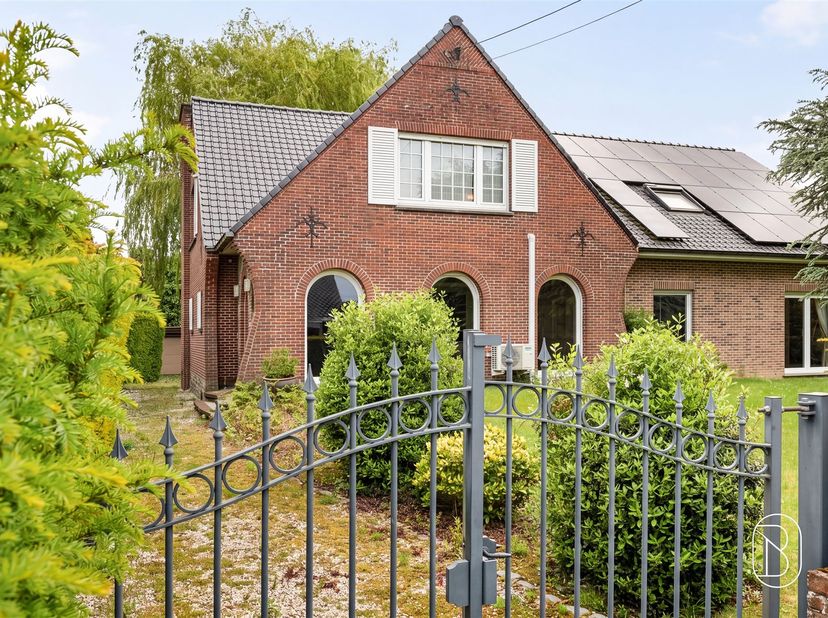 Huis te koop in Rue des Croisiers 95,
                    7712 Herzeeuw