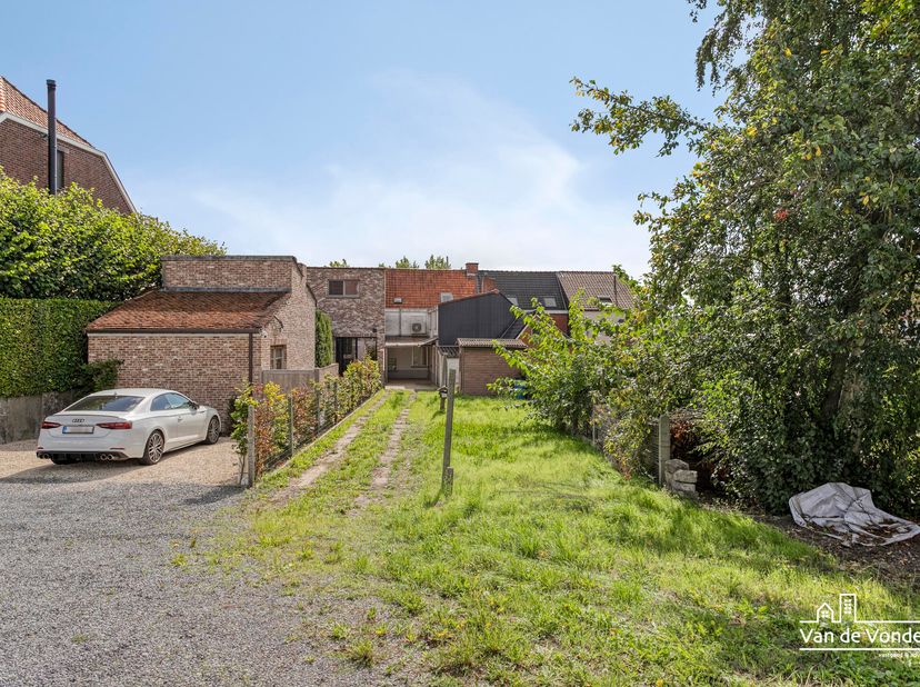 Huis te koop in Wakkense Heirweg 15,
                    9800 Deinze