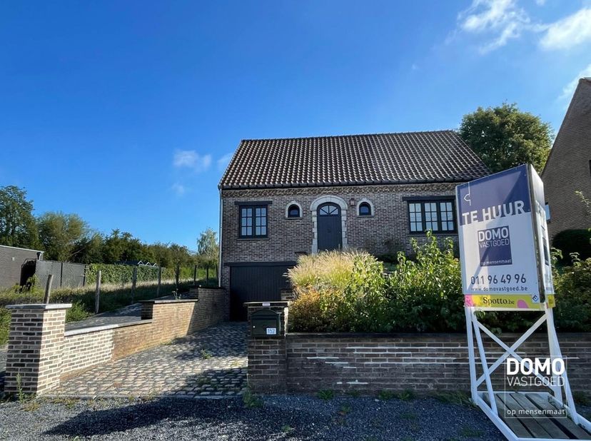 Heeft u interesse? Plan uw bezoek rechtstreeks via onze website www.domovastgoed.be<br />
<br />
Ben je op zoek naar een zeer ruime gezinswoning in he
